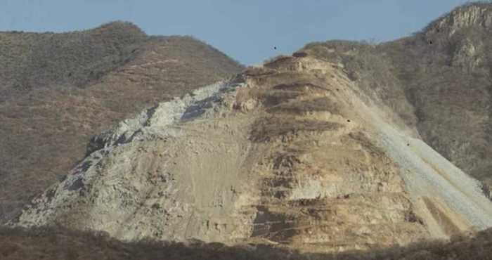 Ayer Los Mineros Dijeron Al Alcalde De Temixco Que Si No Hay Condiciones De Seguridad No Podrán Seguir Sus Actividades En La Mina Y Amagaron Con Hacer Protestas En Carreteras Contra La Inseguridad Foto Especial