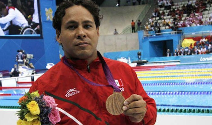 Pedro Rangel Bronce En Metros Brazo Masculino Foto conadis mx