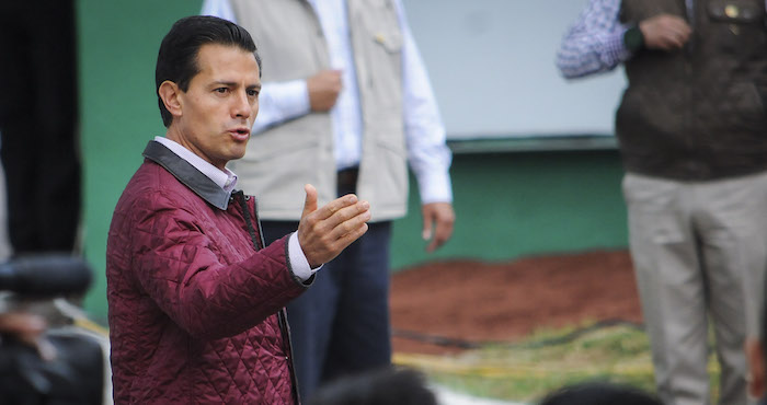 Si El Presidente Peña Nieto No Estuviera Enojado Quizá Hubiera Optado Mover a Los Secretarios Que Nos Están Funcionando Como Se Especuló Para Distraer La Atención Y Llegó Hasta El Envío De Mensajes Cifrados Como La Ausencia De Osorio Chong En La Despedida Fúnebre De La Esposa De Emilio Gamboa Patrón Foto Cuartoscuro