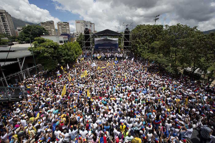 Miles De Manifestantes Marchan En Apoyo Al Referendo Revocatorio Del Mandato De Nicolás Maduro Foto Ap