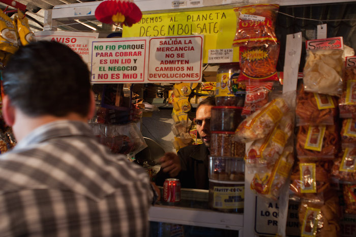 MÉxico Df septiembre Tiendas De Abarrotes Sufren Bajas Ventas Debido Al Incremento De Comercios Como Las Supermercados Y Las Cadenas De Conveniencia Foto Isaac Esquivelcuartoscurocom