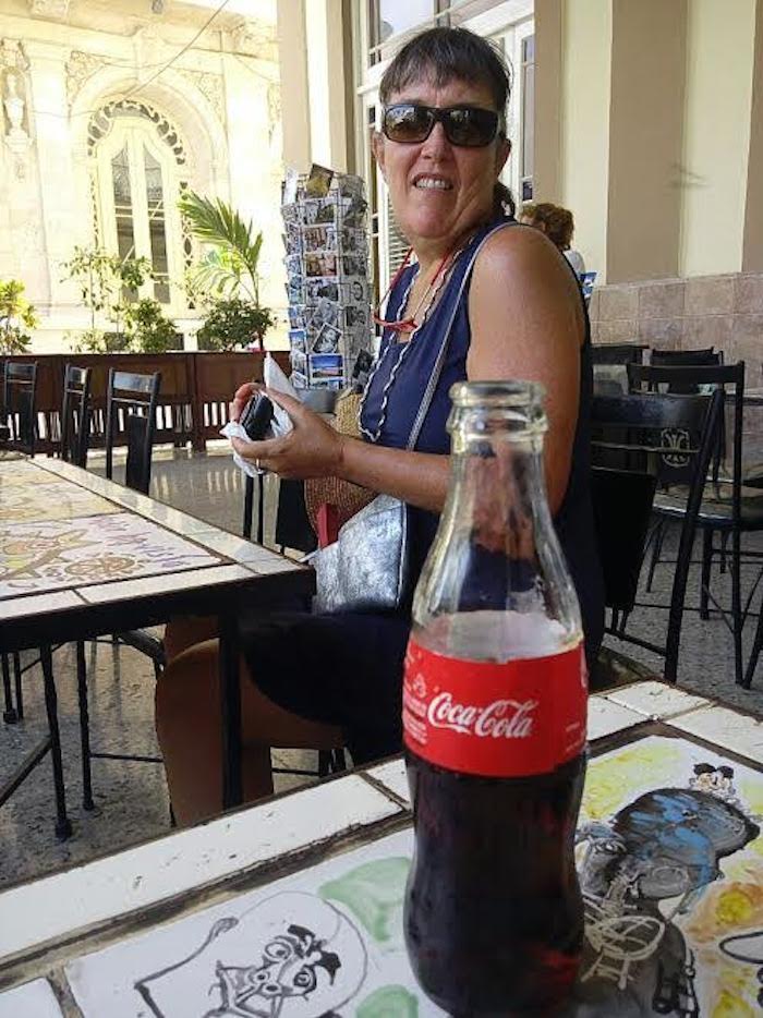 Hoy Se Puede Disfrutar Una Burbujeante Coca cola Foto Francisco Ortiz Pinchetti