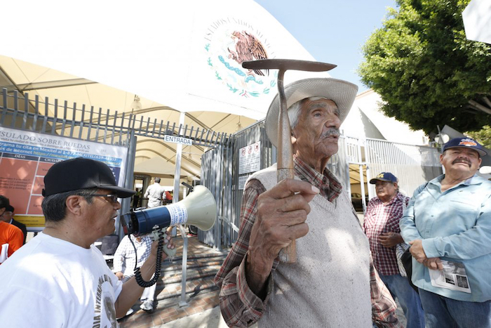 Manuel Becerra Dice Que El Gobierno De México Le Adeuda Más Dinero Por Lo Que Les Quitaban Semanalmente Cuando Era Parte Del Programa Bracero Entre Y Foto Aurelia Venturala Opinión