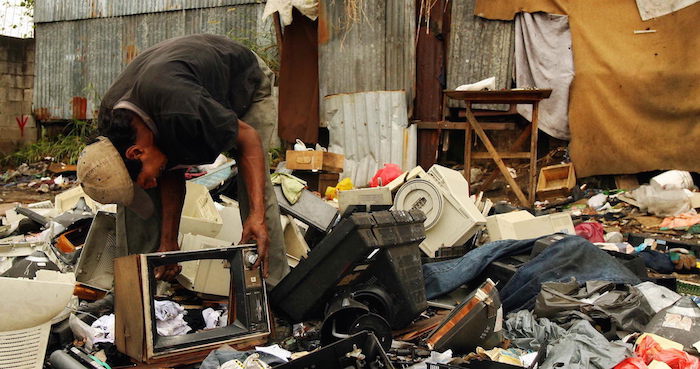 La pobreza en Costa Rica pasó de afectar el 21.2 al 20.2 por ciento de la población entre 2005 y 2006. Foto: EFE/Jeffrey 