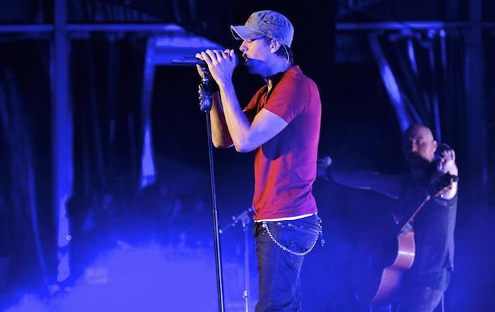 El Cantante Enrique Iglesias Durante Una Actuación Foto Efearchivo