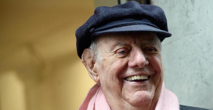 El Nobel Italiano Dario Fo Asiste a La Presentación De La Exhibición De Sus Cuadros Inspirados En Su última Novela razza I Zingaro raza De Gitano En Milán El Pasado De Mayo Foto Efearchivo