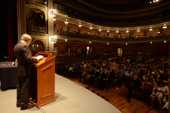 Onofre Sánchez Menchero Director Del Museo Iconográfico Del Quijote Dedicó La Sesión De Apertura Del º Coloquio Internacional Cervantino a La Memoria De Ignacio Padilla Foto Fic