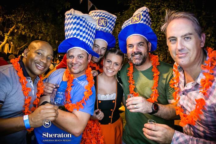 Durante La Celebración De Las Fiestas De Octubre Foto Facebook sheratonjumeirah