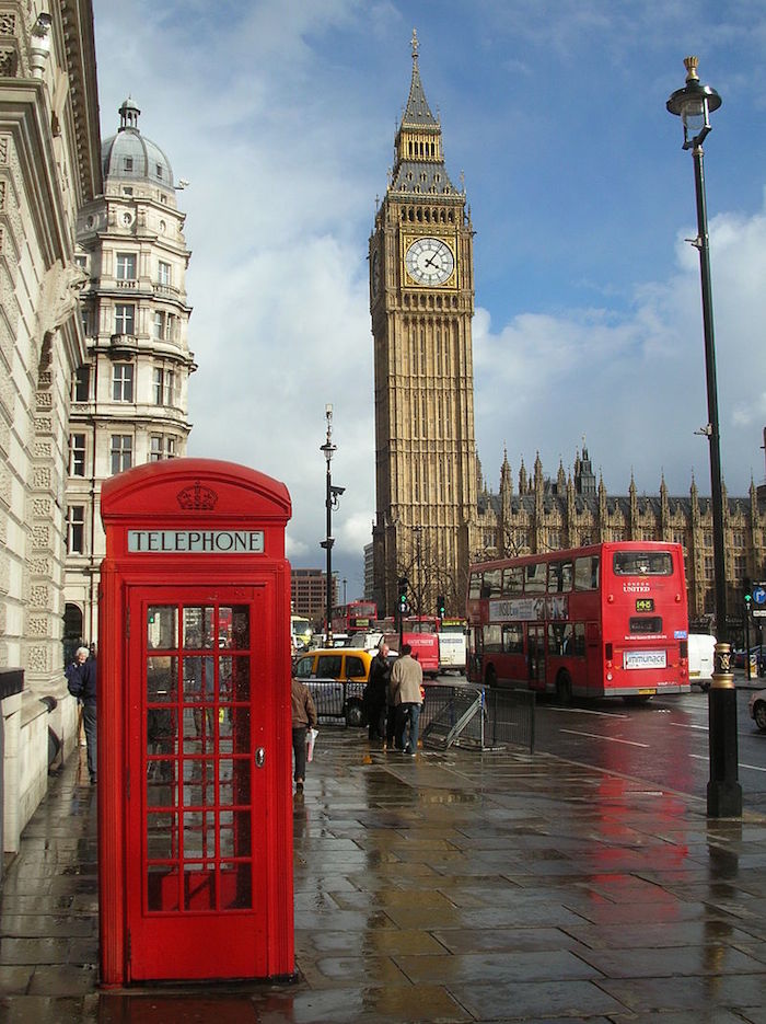 Más Detalles Tres Iconos De Londres El Big Ben La Cabina Telefónica De Color Rojo Y El Autobús De Dos Pisos Foto Wikimedia Commons