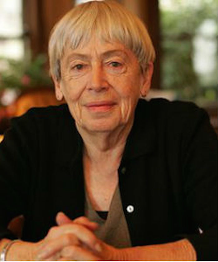 K Le Guin Ha Sido Finalista Del American Book Award Y El Premio Pulitzer Y Ha Ganado Cinco Veces El Premio Hugo Cinco Veces El Nébula El Grand Master De Los Swfa Del National Book Award El Kafka Award El Pushcart Prize El Howard Vursell Award De La Academia Americana De Las Artes Y Las Letras Y El Premio Robert Kirsch Award Del La Times Entre Otros Foto Especial