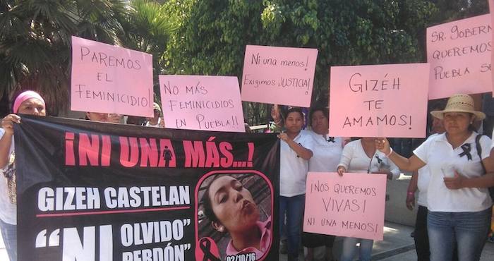 Los manifestantes exigieron justicias para las 69 mujeres asesinadas en la entidad. Foto: Central Puebla.