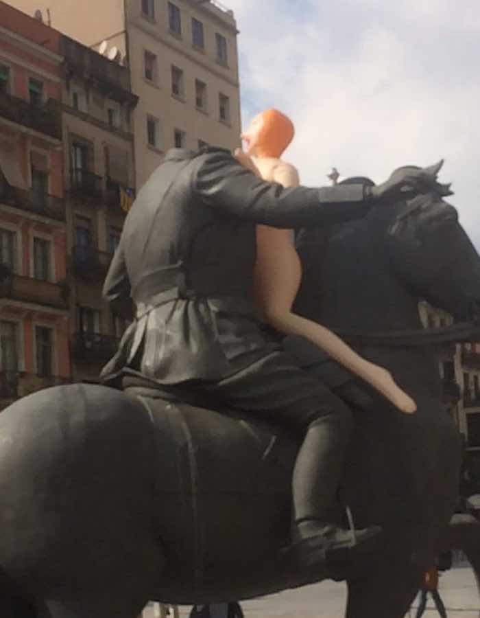 En La Imagen La Estatua Vandalizada De Franco En Barcelona Foto Eldiarioes