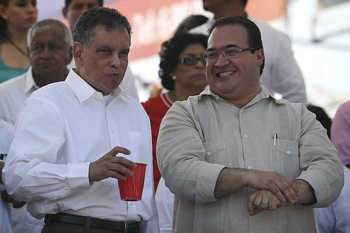 10FEBRERO2013- El ex gobernador de Veracruz, Fidel Herrera Beltrán, reapareció en público durante el Carnaval Veracruz 2013. Foto: Cuartoscuro