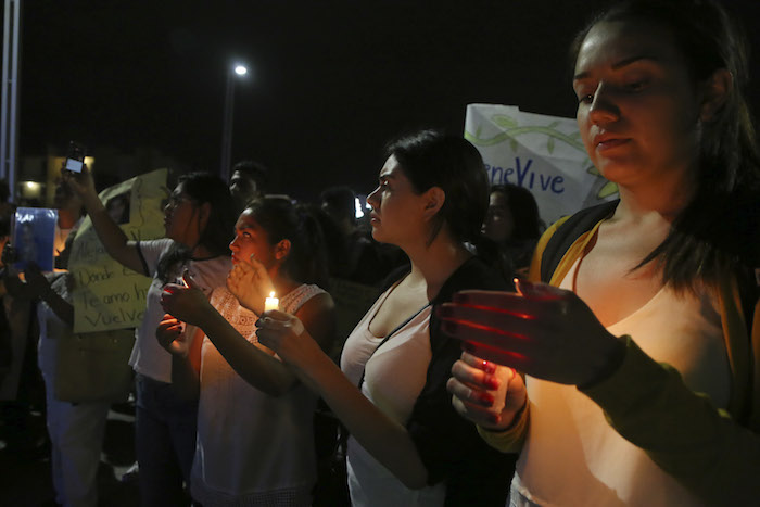 Ayer, estudiantes, académicos, amigos y familiares de de Génesis Urrutia, marcharon en Boca del Río para exigir el asesinato de la joven. Foto: Cuartoscuro 