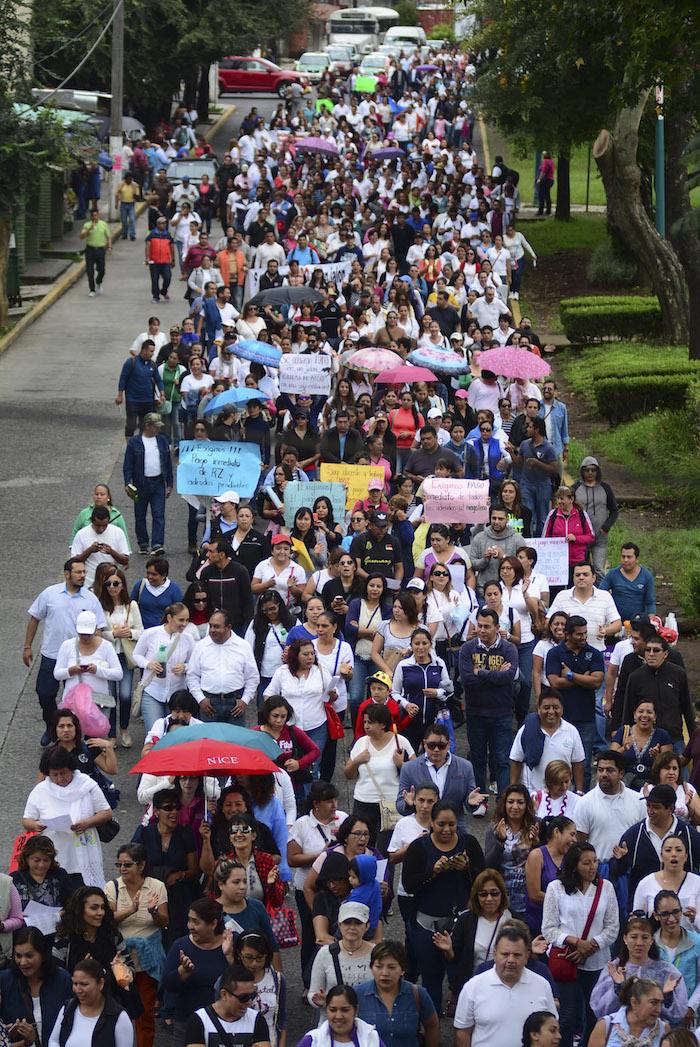 Maestros marchan en Xalapa. Foto: Cuartoscuro