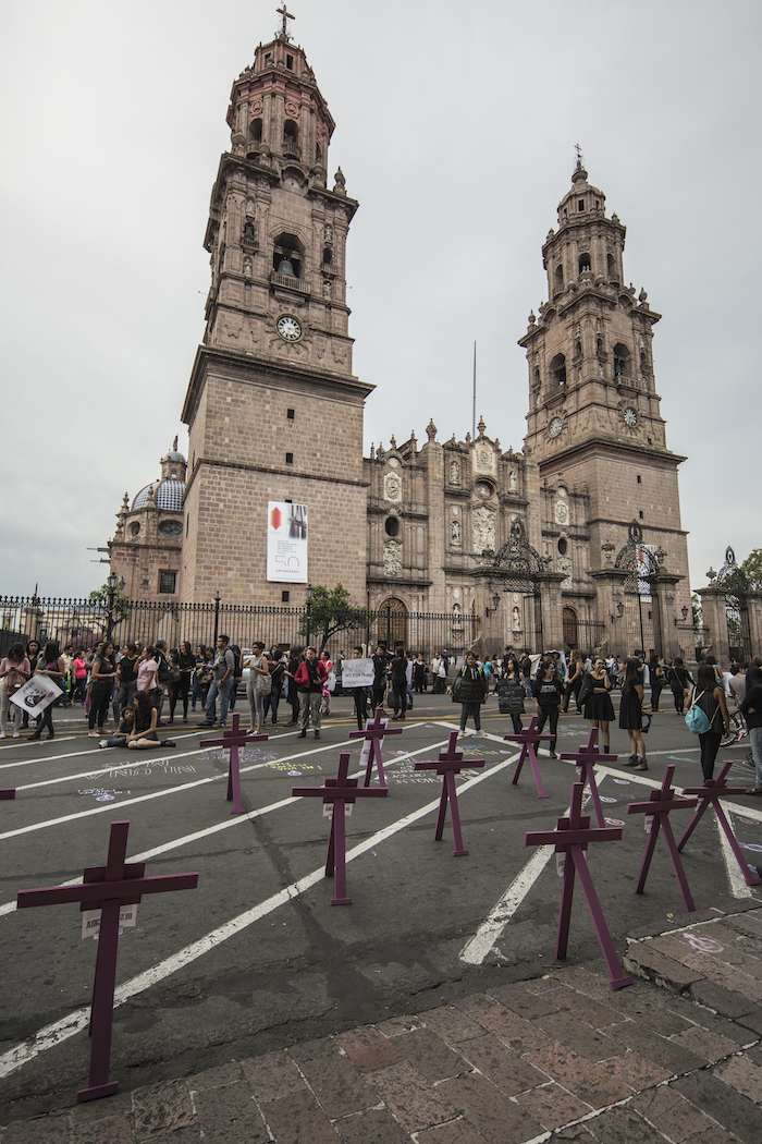 Activistas Se Manifestaron Frente Al Palcio De Gobierno Foto Cuartoscuro