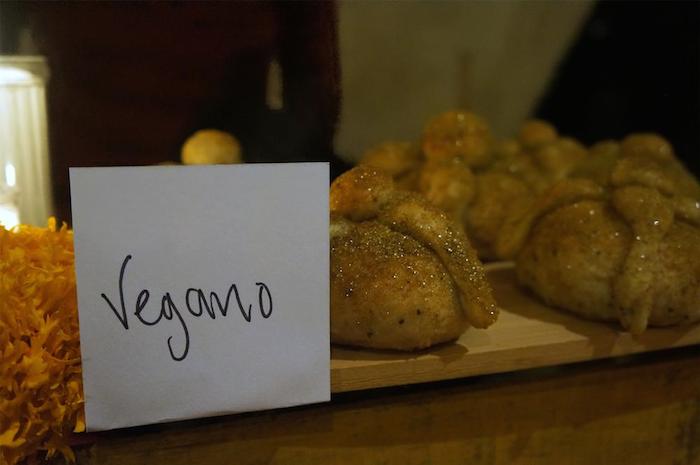 Algunos De Los Panes Que Se Vendieron En Festival De Pan De Muerto Y Calaverita Del Huerto Roma Foto Pablo Mata Olay Vicemedia