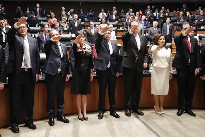 Magistrados De La Sala Superior Del Tribunal Electoral Del Poder Judicial De La Federación Durante La Ceremonia De Toma De Protesta En El Pleno De La Cámara De Senadores Foto Senadores Prd