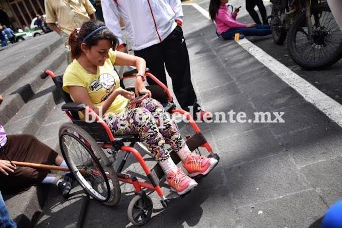 Atletas Con Discapacidad Exigen En La Plaza Lerdo Xalapa Por Los Recursos Que Les Deben Foto Yerania Rolón Blogexpediente