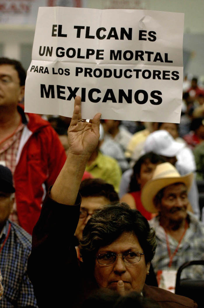 Organizaciones han señalado en reiteradas ocasiones que el modelo económico actual fomentó la destrucción y el exilio de los encargados de la agricultura de pequeña escala. Foto: Cuartoscuro 