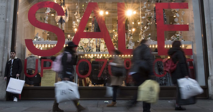 Wol Londres reino Unido Varias Personas Hacen Las Compras NavideÒas De ˙ltima Hora En El Centro De Londres Reino Unido Hoy De Diciembre De Efewill Oliver