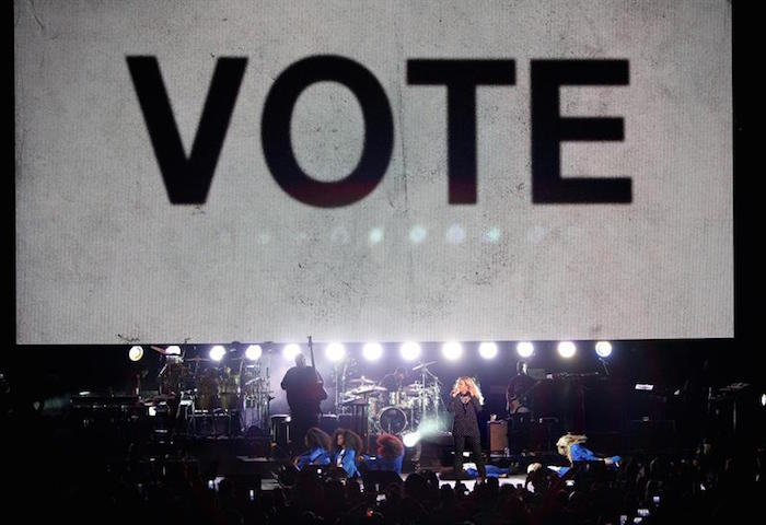 a La Misma Hora Del Concierto Trump Realizó Un Mitin En Hershey Pensilvania En El Que Alardeó De Llenar Un Estadio Sin Tener Que Invitar a Estrellas Como Clinton Foto Efe