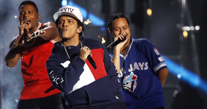 Bruno Mars en los Premios MTV Europe Music Awards. Foto: EFE/Remko De Waal.