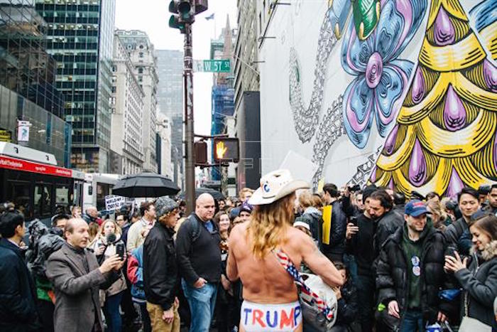 Decenas De Personas Protestan Por El Triunfo Del Republicano Foto Efe