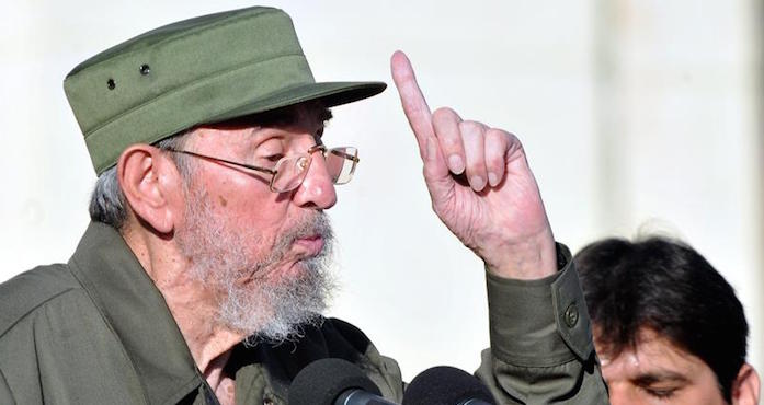 El Ex Presidente Cubano Fidel Castro Pronuncia Un Discurso En La Escalinata De La Universidad De La Habana cuba Durante Una Ceremonia Por El Inicio Del Curso Escolar Foto Efearchivo