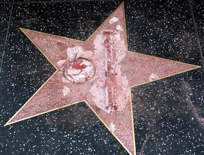 La Estrella De Donald Trump En El Paseo De La Fama De Hollywood Tras Ser Atacada Foto Aprichard Vogelarchivo