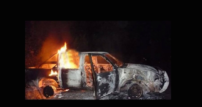 Los Simpatizantes De Los Huachicoleros Golpearon a Los Policías Salvajemente Sobre Todo Al Comandante Que Dirigía Al Grupo Lastimándole El Rostro Y La Boca Los Hechos Casi Terminaron En Linchamiento Foto Periódico Central