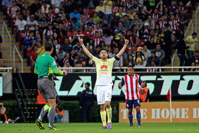 Oribe Peralta le da el triunfo a un América que busca consagrarse. Foto: Cuartoscuro.