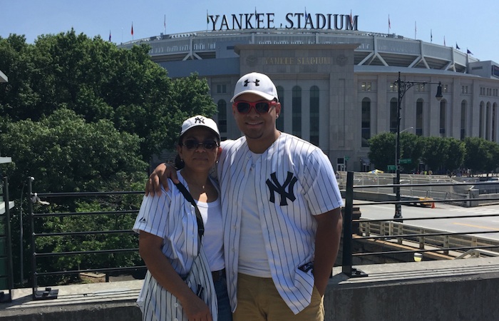 Los nicaragüenses Auxiliadora y Evaristo Díaz votarán por primera vez en Elizabeth City, Nueva Jersey, y lo harán como un voto de protesta contra Trump. Foto: La Opinión. 