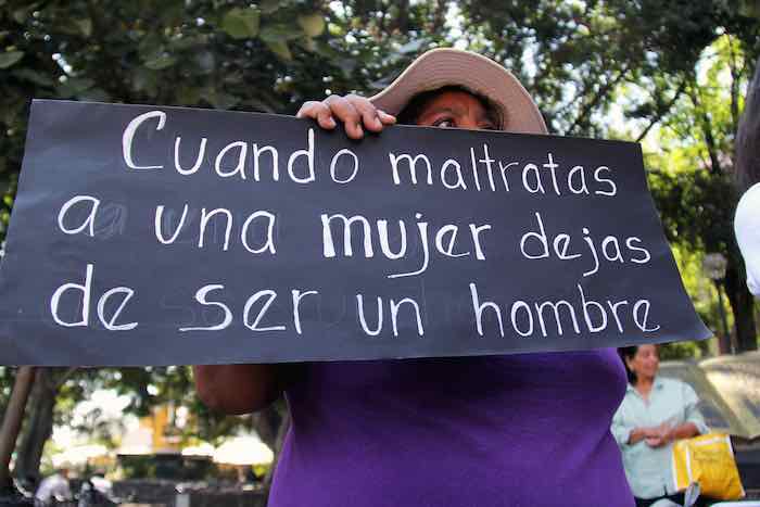 Más de la mitad de las mujeres encuestadas a nivel nacional aseguró haber sufrido de algún tipo de agresión por parte de personas del entorno o cercanas a ellas. Foto: Patricia Morales, Cuartoscuro.