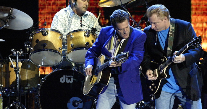 Los Guitarristas Y Cantantes De La Legendaria Banda Norteamericana the Eagles Glenn Frey i Joe Walsh d Y El Bateria Don Henley Durante El Concierto Ofrecido Hoy En El Palau Sant Jordi De Barcelona Efeguido Manuilogm