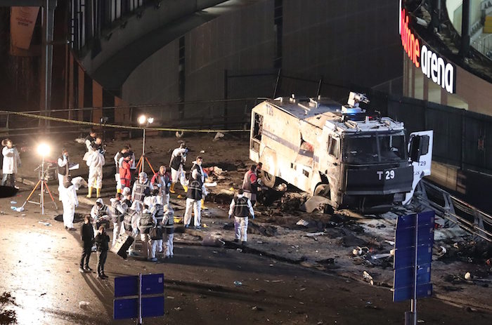 Las explosiones ocurrieron a las afueras del estadios del Besiktas. Foto: EFE.