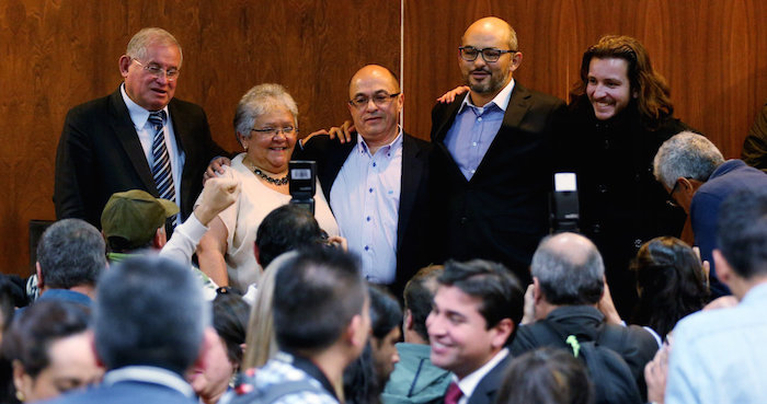 Los voceros de la agrupación política "Voces de Paz". Foto: EFE.