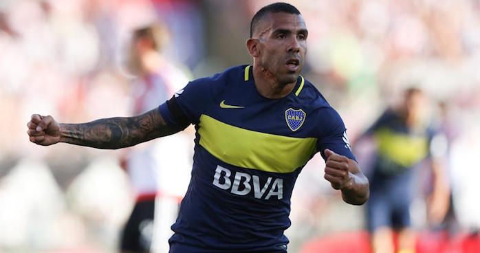 El Jugador Del Boca Juniors Carlos Tévez Celebra Tras Anotar Un Gol Foto Efearchivo