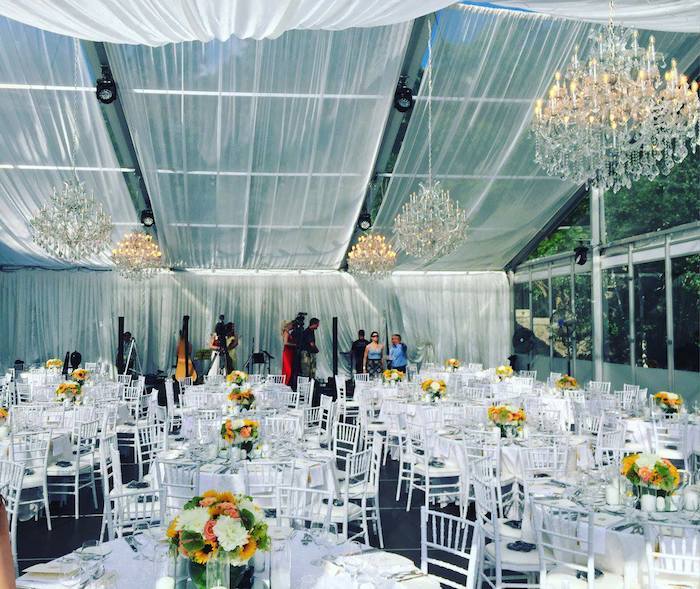 La cena se realizó en Casa Loma, una construcción que réplica un castillo, ubicado en el centro de Toronto. Fotos tomadas del Twitter oficial de Casa Loma.