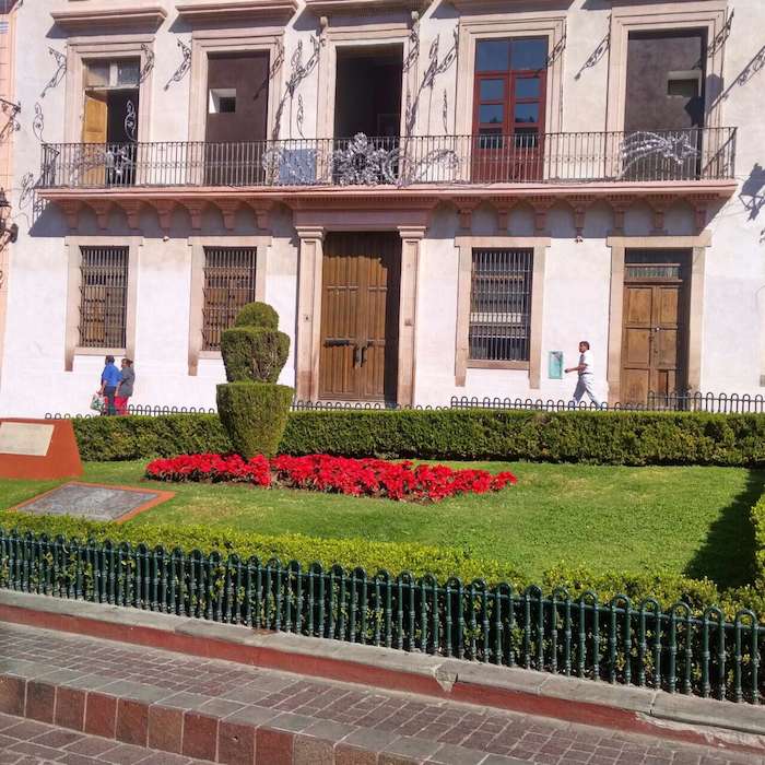 Dos Ventanales De La Planta Alta Del Inmueble Fueron Tapiadas Por Un Muro Foto Zona Franca