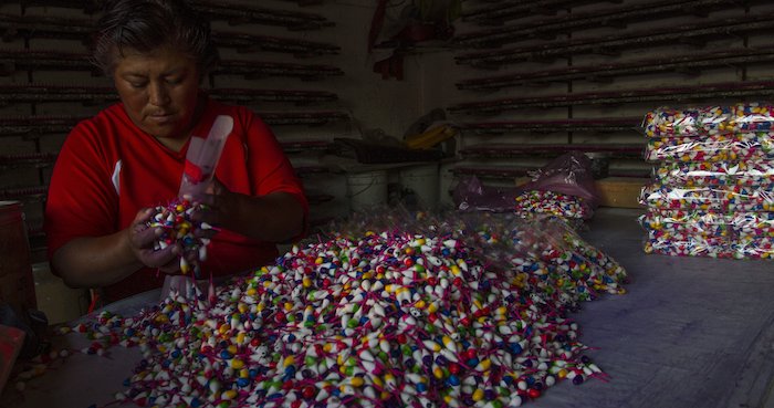 Los Fuegos Artificiales Muy Comercializados En Las Fiestas Navideñas Constituyen La Principal Actividad Económica En Tultepec Foto Cuartoscuro