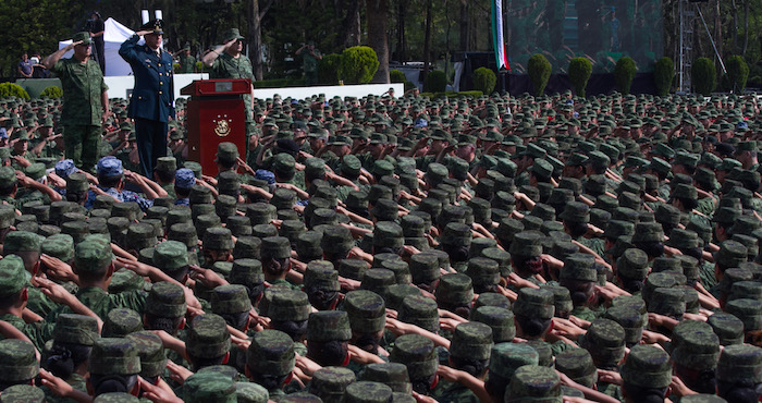 Regularización de la actuación de la milicia no debe consistir en legalizar la arbitrariedad y la actuación discrecional, ni debe suplantar al ministerio público o a la judicatura; tampoco debe ser la renovación del fuero militar para garantizar impunidad en la violación de los derechos humanos y las garantías procesales. Foto: Cuartoscuro