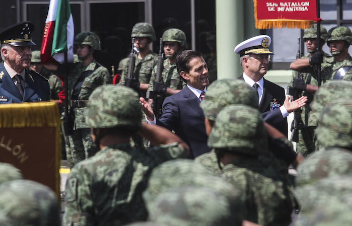 El Presidente Enrique Peña Nieto Presidió La Ceremonia Conmemorativa De Los Años De La Creación De La Industria Militar Foto María José Martínez Cuartoscuro