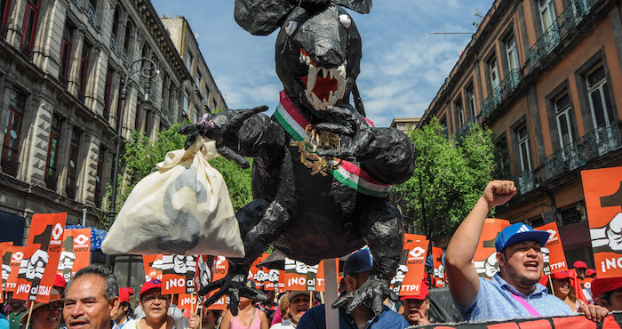 Es La Lucha De Hoy La De Devolver a La Política Su Lugar Como Auxilio De Lo Colectivo Porque Estamos En Una Encrucijada De Acechos Donde La Gravedad De La Política Es Una De Ellas Y Todos Ellos Ofrecen Desafíos Inéditos Que Provocan Incertidumbre Malestar Desasosiego Foto Cuartoscuro