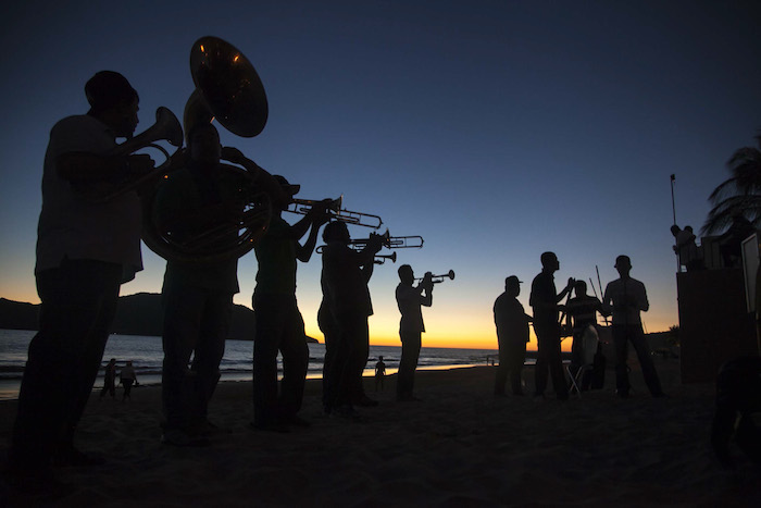 La Fiesta No Para En Las Playas De Mazatlán Foto Cuartoscuro