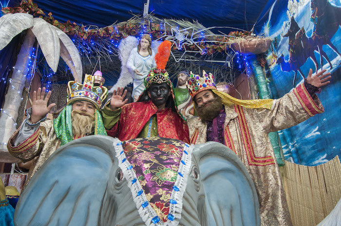 La Tradición De La Foto Con Melchor Gaspar Y Baltasar No Se Pierde Aunque Los Muevan De Lugar Foto Cuartoscuro