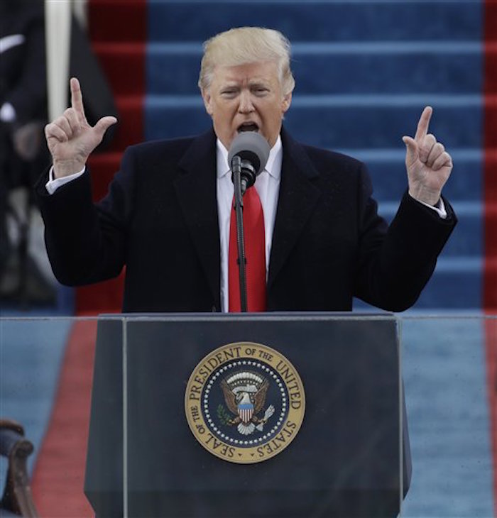 El Presidente Donald Trump pronuncia su discurso tras prestar juramento como 45to presidente de Estados Unidos. Foto: AP