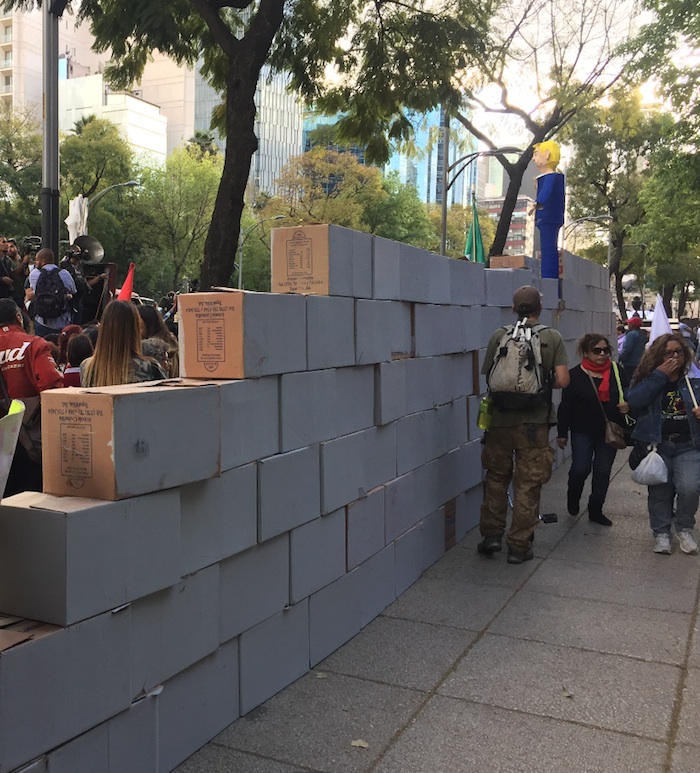 Un Muro De Cajas Foto Cri Rodríguez Sinembargo