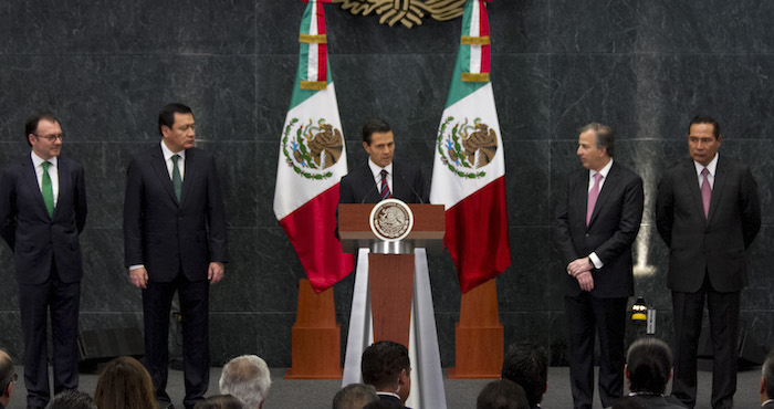 Hay Muchas Armas Circulando En El País Entre La Delincuencia O Las Autodefensas Y Hay Muchos Mexicanos Que Hace Tiempo Decidieron Que El Momento De Su Muerte Se Había Adelantado Y Que Lo Mejor Para Ellos Era Fallecer En El Combate Foto Cuartoscuro