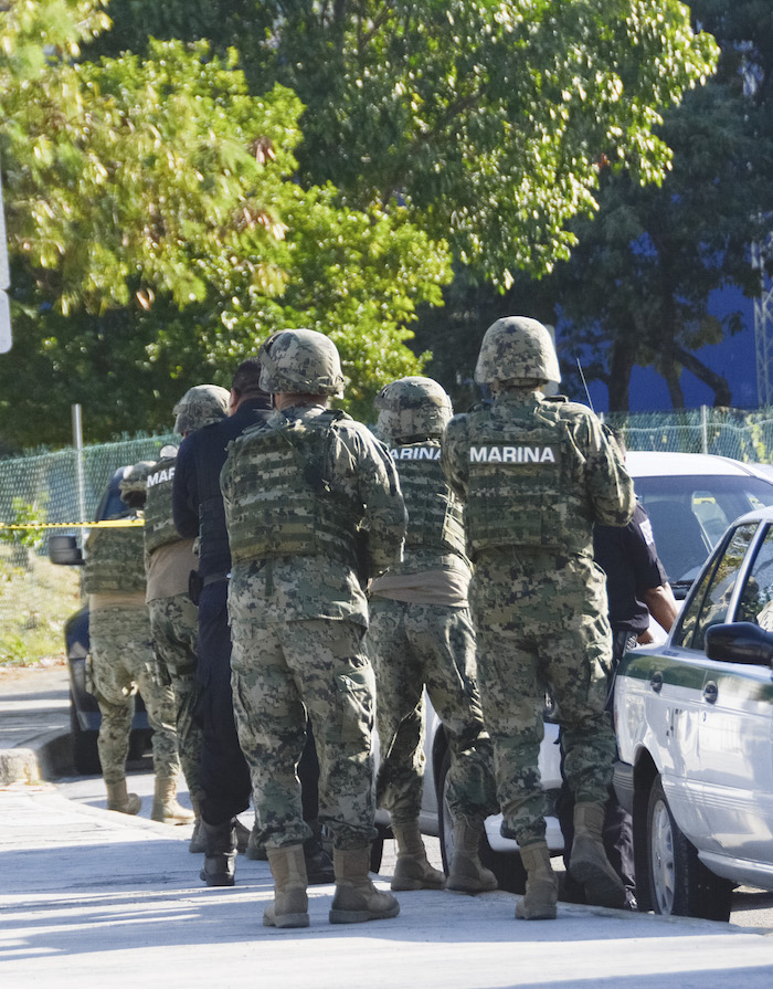 CancÚn Quintana Roo enero Una Balacera Se Registró En Esta Ciudad Entre Las Aveidas Cohiba Y Kabah Lo Que Detonó La Activación Del Código Rojo Yn Fuerte Despliegue Policíaco En La Zona Foto Cuartoscurocom